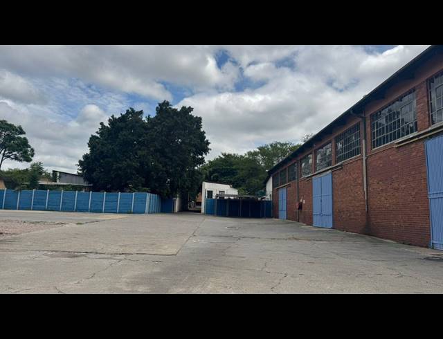 2,002M² WAREHOUSE TO LET IN PRETORIA WEST